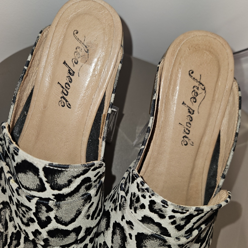 Free People Womens Black and White Bold Leopard Print Mules Size 9 - Picture 4 of 7